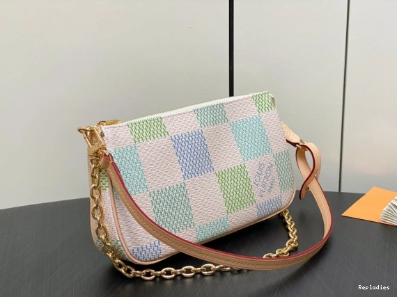 Cheap Pochette Accessoires-23.5*13.5*4CM LOUIS VUITTON 0811